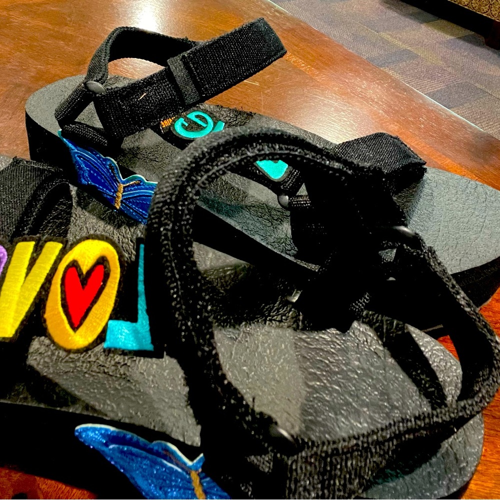 LOVE SANDALS Sz 10